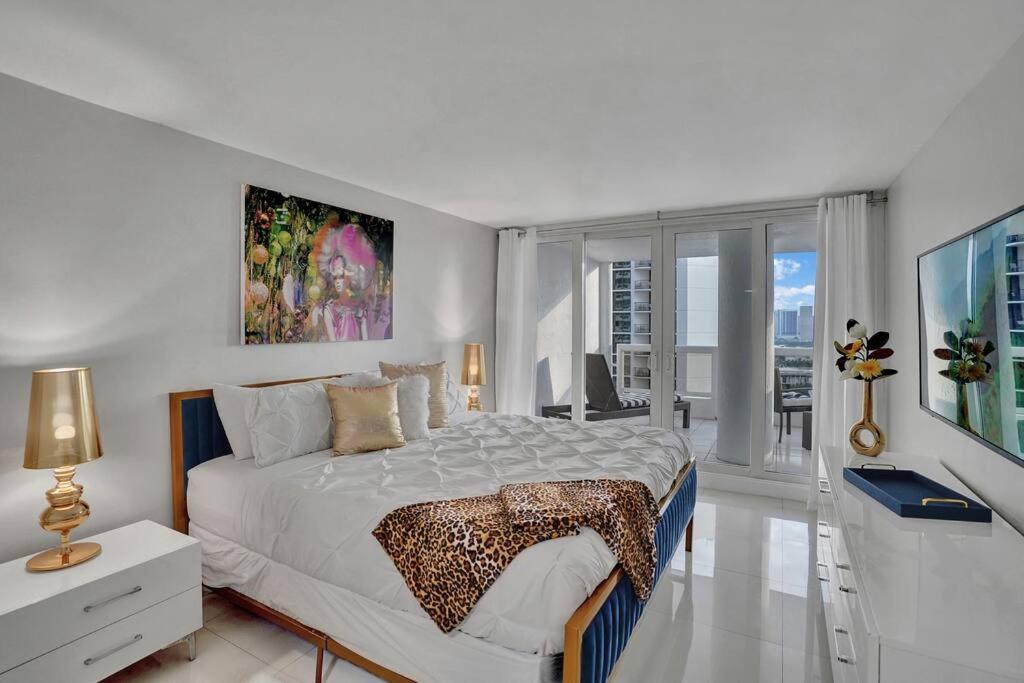 Paradise Found! Skyline And Water Views! Appartement *